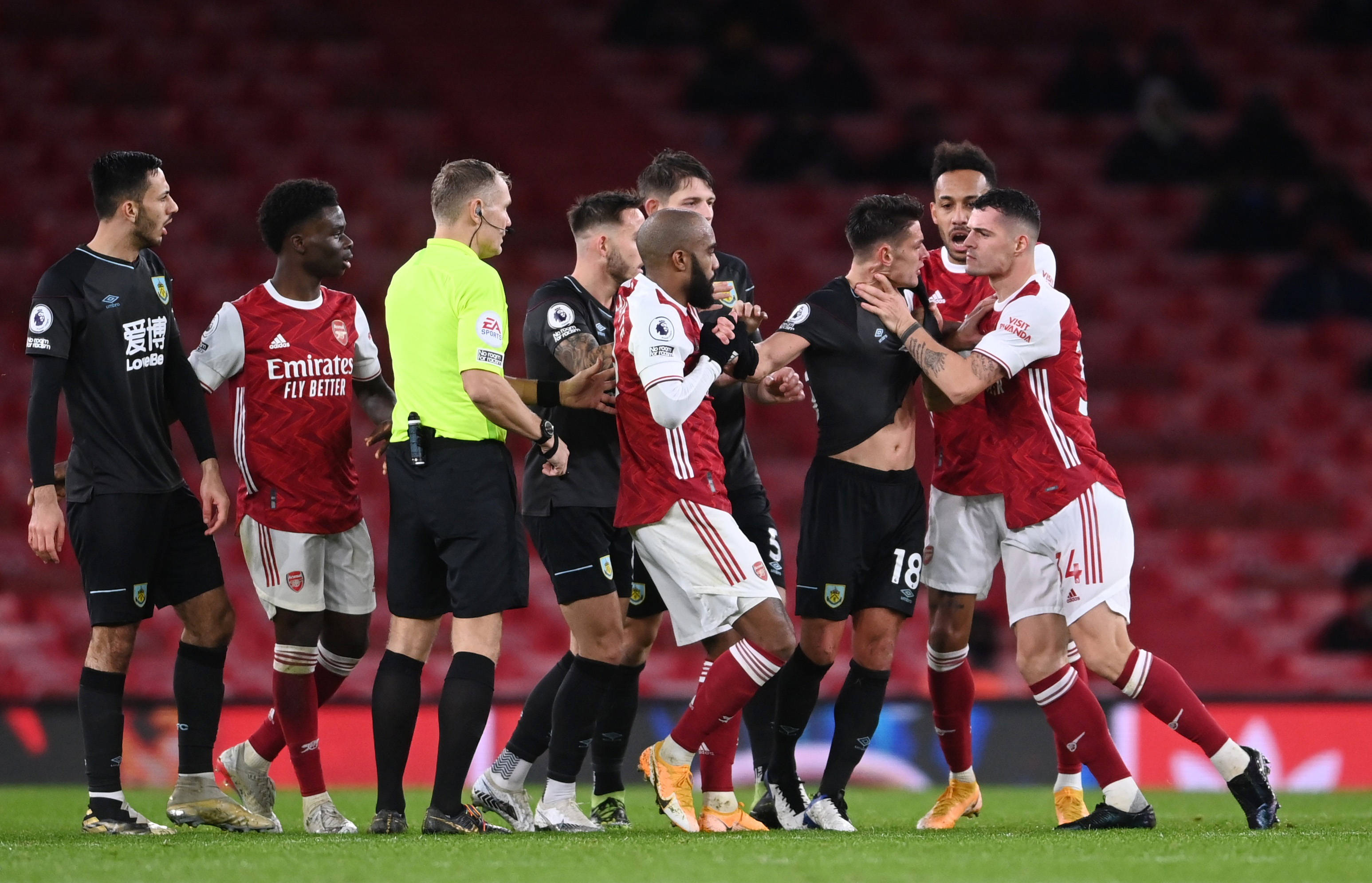 衷是帮助裁 衷是帮助裁